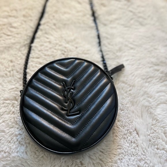 VINYLE ROUND CAMERA BAG IN CHEVRON-QUILTED GRAIN DE POUDRE EMBOSSED LEATHER - Picture 3 of 9